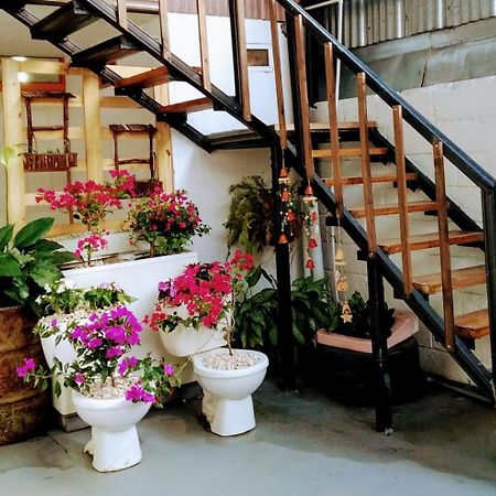 Hostel Trotamundos Alajuela Exterior photo